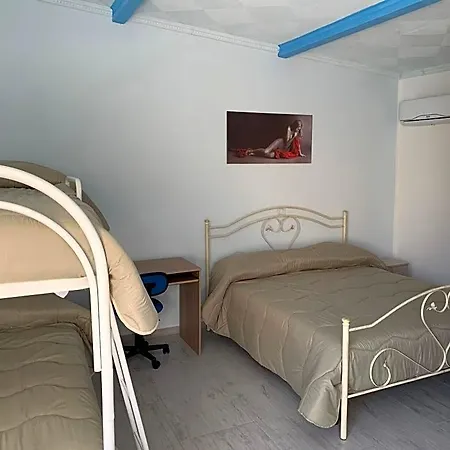 Casa Acito Couette-café Stornara